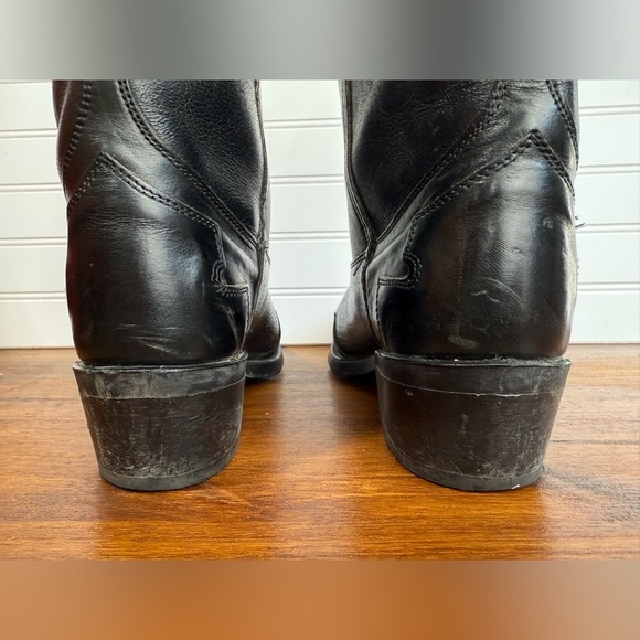 Harley Davidson women’s black leather silver studded cowboy boots. Size 8M - Picture 7 of 16